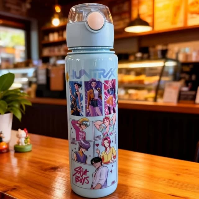 Botella de agua con figura de dibujos animados Kawaii de K Pop Demon Hunters – Botella de plástico de gran capacidad para deportes de verano para niñas |   Portátil para Hikin