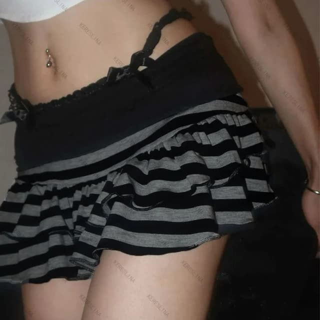 NOVEDAD DE VERANO 2026, ropa para mujer Y2K Grunge, minifalda con volantes a rayas negras y grises, cintura alta, cintura elástica, falda acampanada ajustada