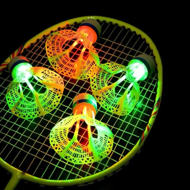 暗闇で光るLEDバドミントンシャトルコック（1/2/5パック）：練習や夜間プレイのための防風設計